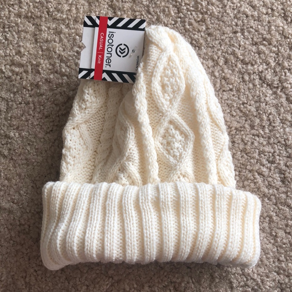 Knit hat.